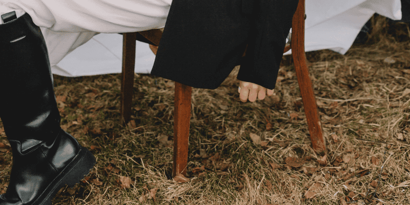 Hoe combineer ik zwarte boots voor dames?