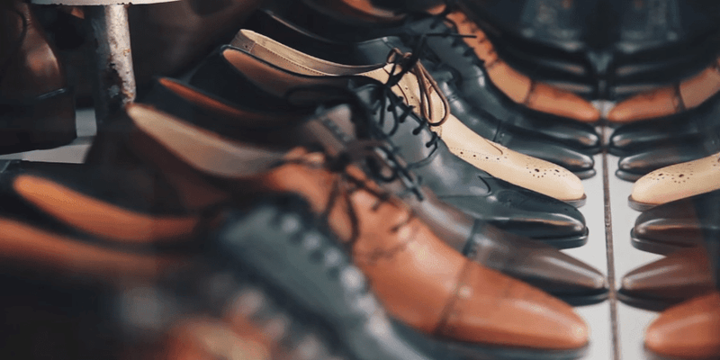 Waarom moet je minstens 2 paar nette herenschoenen hebben?